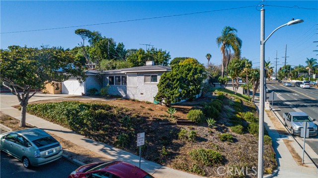 1308 Irena Avenue, Redondo Beach, California 90277, 3 Bedrooms Bedrooms, ,1 BathroomBathrooms,Residential,Sold,Irena,SB22205382