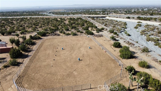 2390 Trinity Road, Pinon Hills CA: https://media.crmls.org/medias/49b1ccd5-4624-4f9f-b9e6-993b26b7403e.jpg