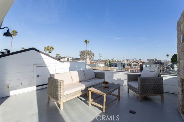 Detail Gallery Image 55 of 65 For 400 40th Street, Newport Beach,  CA 92663 - 7 Beds | 6/2 Baths