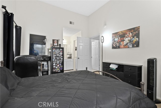 25520 Dodge Avenue, Harbor City CA: https://media.crmls.org/medias/49b2d218-db11-446c-a22b-7789f460197f.jpg