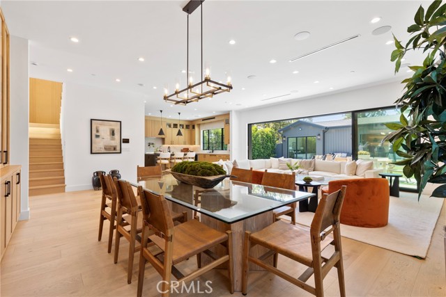 Detail Gallery Image 12 of 44 For 13602 Morrison St, Sherman Oaks,  CA 91423 - 6 Beds | 6/1 Baths