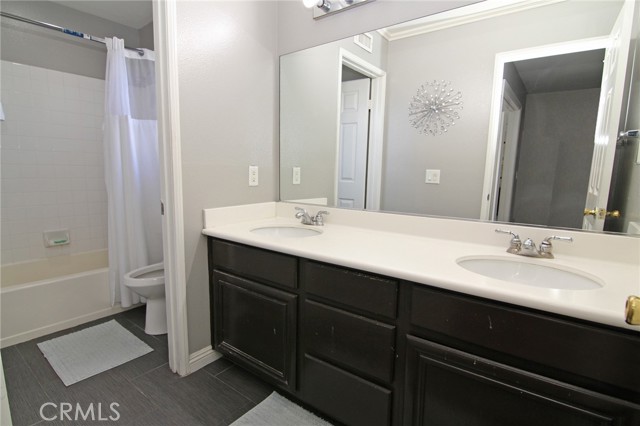 Detail Gallery Image 20 of 34 For 26426 Cardinal Dr, Canyon Country,  CA 91387 - 4 Beds | 3/1 Baths