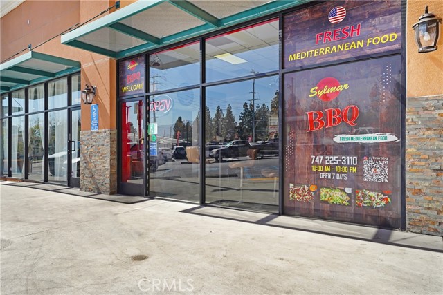 11840 Foothill Boulevard, Sylmar CA: https://media.crmls.org/medias/49b396e6-e878-43a3-b067-b6b50b871031.jpg