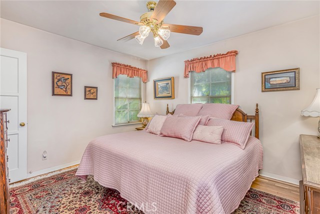 838 838 College Ave, Redlands CA: https://media.crmls.org/medias/49b3d3bc-dd62-4edb-bb77-e23c74012d4f.jpg