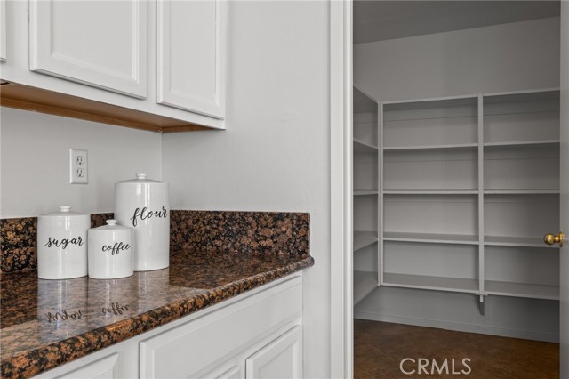 Detail Gallery Image 23 of 48 For 12303 Midtowne Dr, Bakersfield,  CA 93312 - 5 Beds | 2/1 Baths