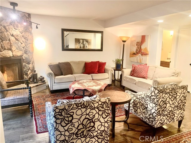 515 Meyer Lane, Redondo Beach, California 90278, 2 Bedrooms Bedrooms, ,1 BathroomBathrooms,Residential,Sold,Meyer,PW21191268