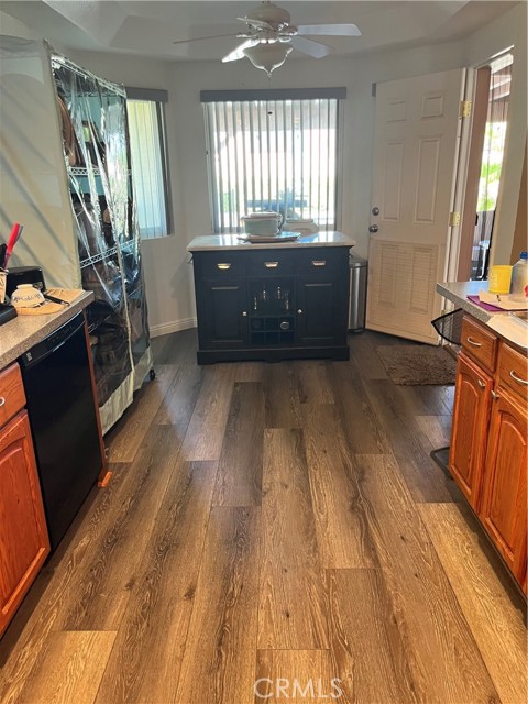 Detail Gallery Image 8 of 22 For 3653 Toscany Ct, Palmdale,  CA 93550 - 4 Beds | 2 Baths