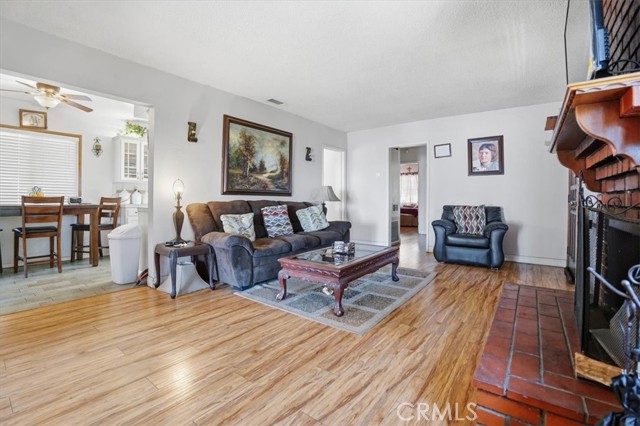 Detail Gallery Image 7 of 55 For 4400 Harrison Canyon, San Bernardino,  CA 92404 - 3 Beds | 1 Baths