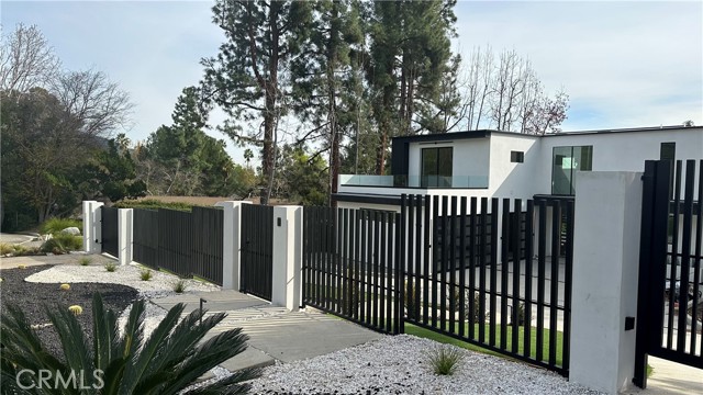 1400 E Palm Street, Altadena CA: https://media.crmls.org/medias/49b5bc64-6c93-4ae9-b20b-007db4cdb9ea.jpg