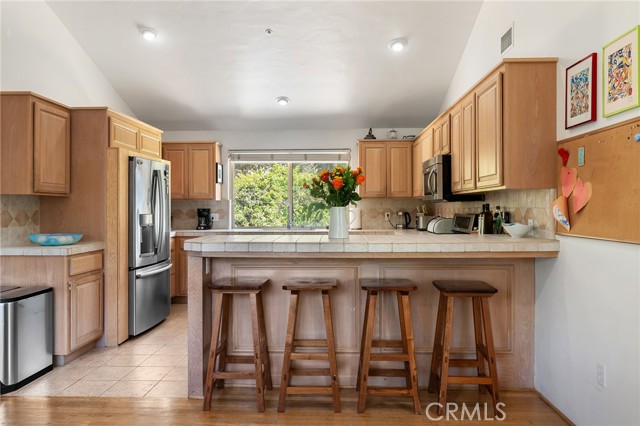 1733 Arteique Rd, Topanga CA: https://media.crmls.org/medias/49b5fef2-209d-423e-b905-c108a9aad2ef.jpg