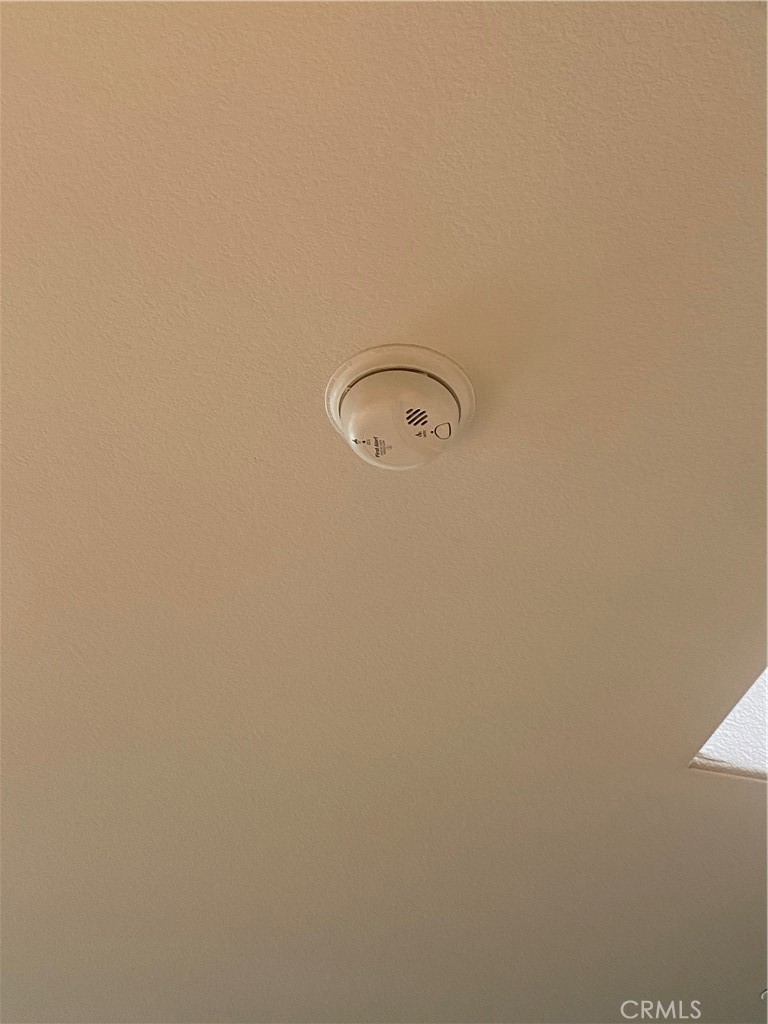 https://media.crmls.org/medias/49b60ef8-0c18-49ff-9aea-c37509dad998.jpg?preset=X-Large