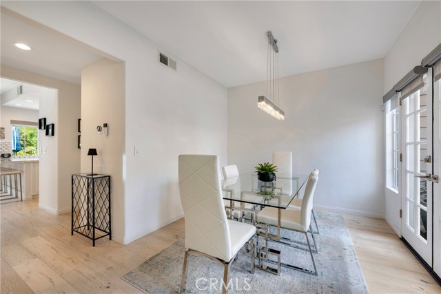 939 Blue Mountain, Westlake Village CA: https://media.crmls.org/medias/49b6e801-9e14-4df6-a233-711a997facad.jpg