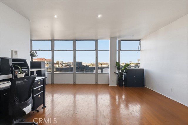 Detail Gallery Image 6 of 20 For 100 Atlantic Ave #405,  Long Beach,  CA 90802 - 2 Beds | 1 Baths