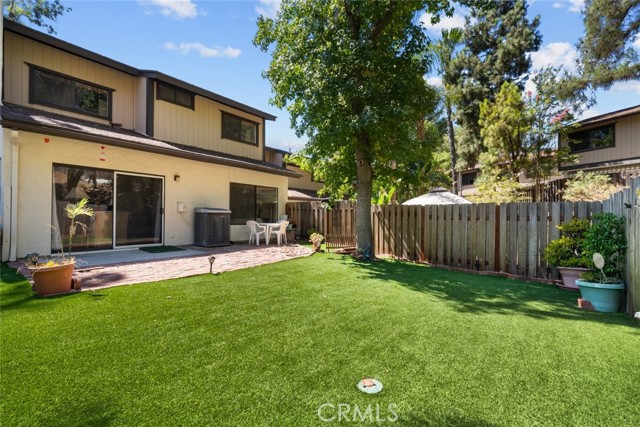 Detail Gallery Image 27 of 34 For 10831 Roycroft St #8,  Sun Valley,  CA 91352 - 3 Beds | 3 Baths