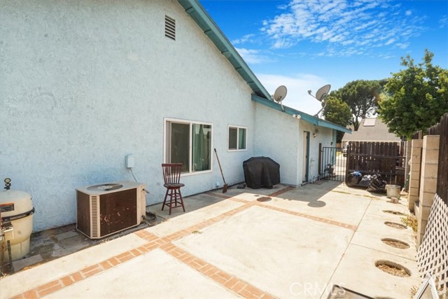 1991 Wren Avenue, Corona CA: https://media.crmls.org/medias/49b877b3-0927-41dc-94d9-041b978e7577.jpg