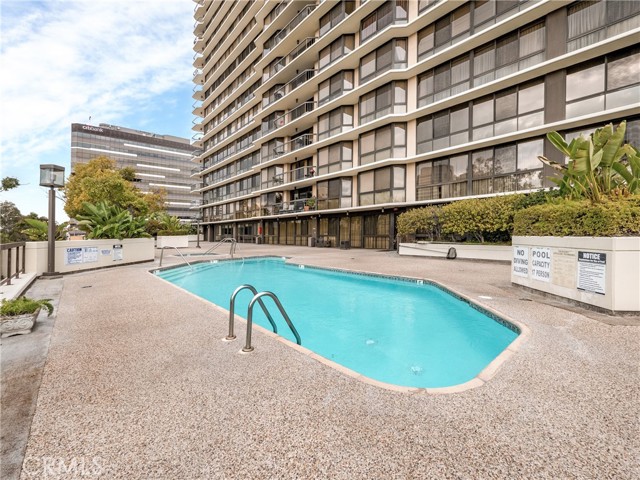 222 Monterey Road, Glendale CA: https://media.crmls.org/medias/49b93f3c-aed0-49d9-bae7-2b3969e4ef4b.jpg