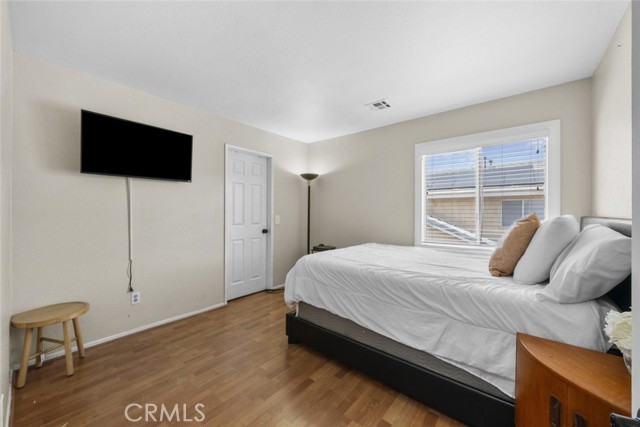 37310 Newbury Place, Palmdale CA: https://media.crmls.org/medias/49b96c70-2ab2-4f7f-96f5-08f72436141c.jpg