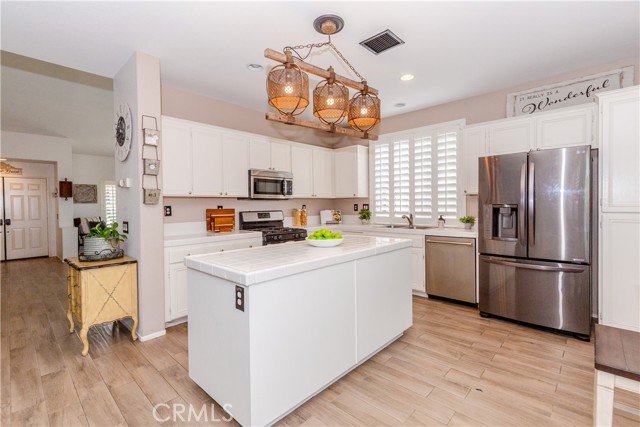 Detail Gallery Image 10 of 37 For 27185 Calendula, Corona,  CA 92883 - 4 Beds | 3 Baths