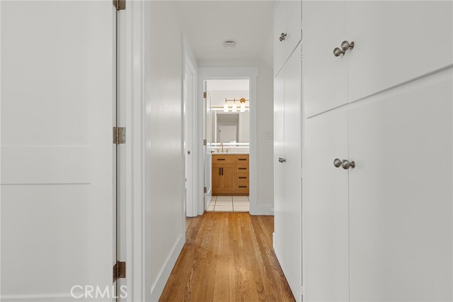 Image 41 of 73 For 4972 Park  