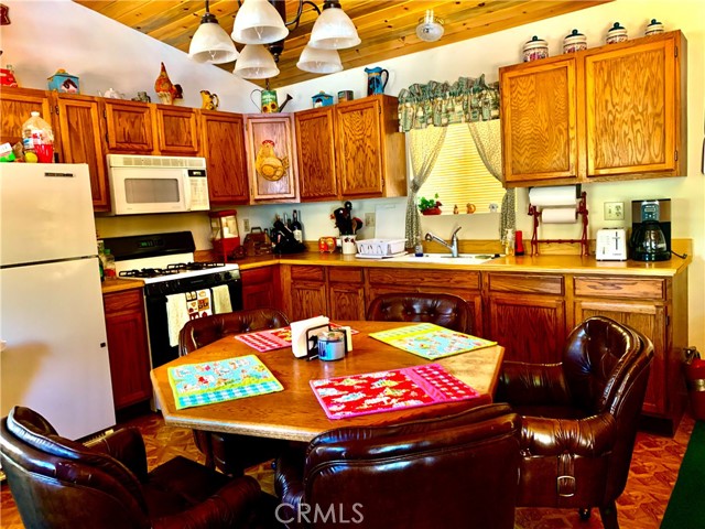 540 Yukon Road, Green Valley Lake CA: https://media.crmls.org/medias/49b98b96-15b0-4b7d-bbb6-e375aacb6e2a.jpg
