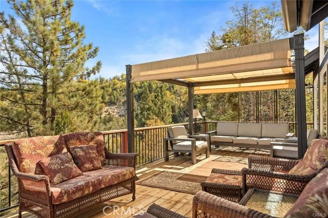 Detail Gallery Image 13 of 40 For 537 Canyon View Rd, Lake Arrowhead,  CA 92321 - 4 Beds | 3/1 Baths