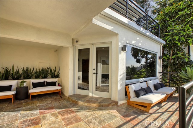 3863 Sherwood Place, Sherman Oaks CA: https://media.crmls.org/medias/49bb9394-cab9-4968-9d10-49a4d26c2c60.jpg