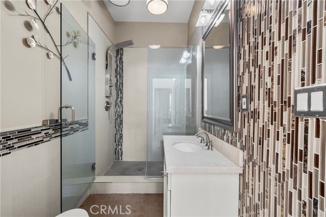 6223 Simpson, North Hollywood CA: https://media.crmls.org/medias/49bbced0-cae4-4873-9c30-b6cc57e59948.jpg