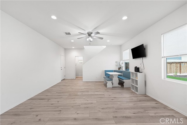 2436 Lugar Bonito Court, Rosamond CA: https://media.crmls.org/medias/49bc22e8-c239-4978-9a89-b8b85c871c4f.jpg