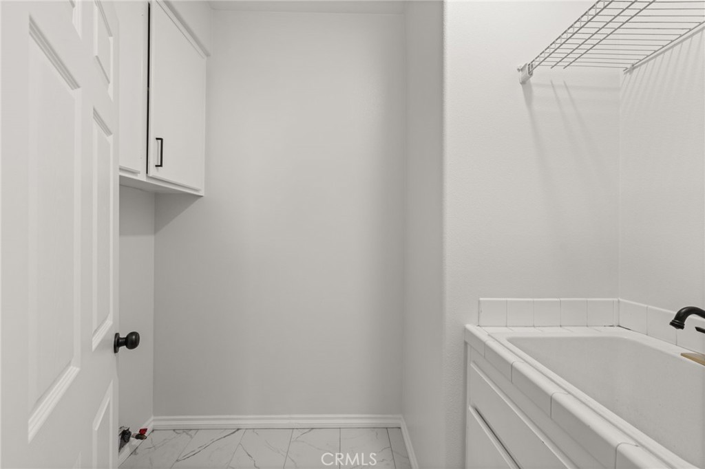 https://media.crmls.org/medias/49bcdd13-23ac-4537-8c59-dc7228a3e80d.jpg?preset=X-Large