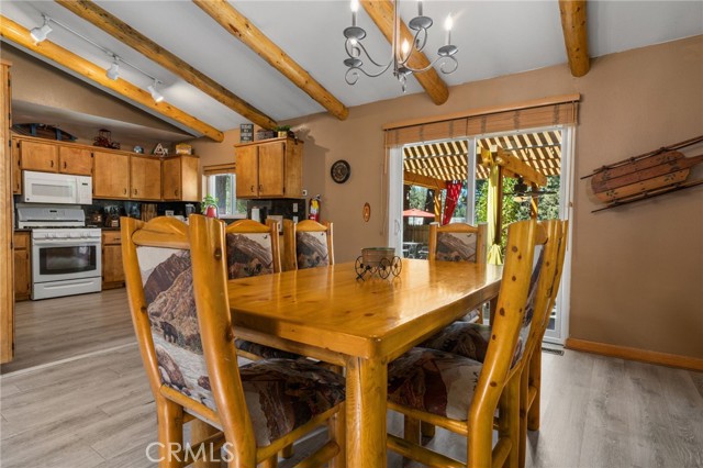 Detail Gallery Image 12 of 40 For 42106 Snowmass Ln, Big Bear Lake,  CA 92315 - 3 Beds | 2 Baths