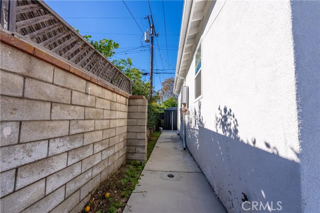 Detail Gallery Image 27 of 28 For 2131 N Pepper, Burbank,  CA 91505 - 2 Beds | 1/1 Baths