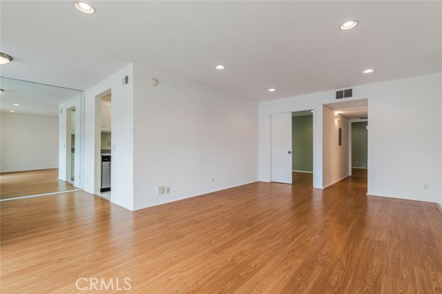 4652 Park Granada, Calabasas CA: https://media.crmls.org/medias/49bebb4b-57c1-45fc-ace5-46f4d50f6f38.jpg