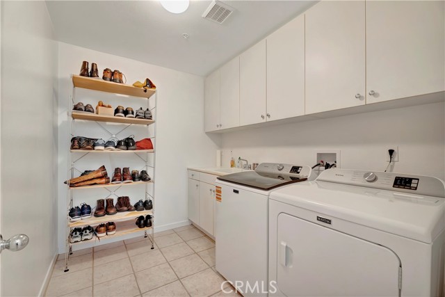 Detail Gallery Image 11 of 48 For 19328 Surfwave Dr, Huntington Beach,  CA 92648 - 3 Beds | 2/1 Baths