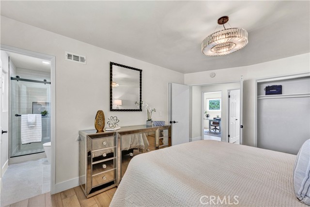 16761 Montclair Lane, Huntington Beach CA: https://media.crmls.org/medias/49c03786-2c3b-4940-b3db-ae0e0b56c974.jpg