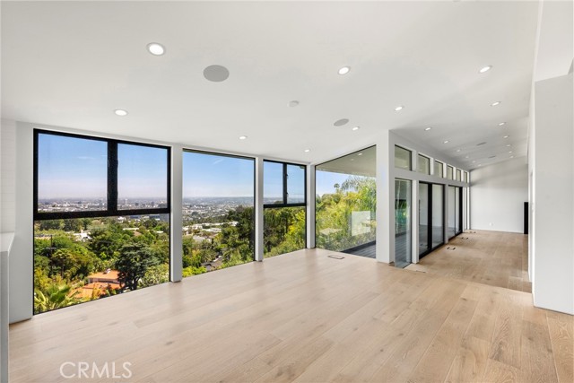Detail Gallery Image 6 of 35 For 9336 Lloydcrest Dr, Beverly Hills,  CA 90210 - 3 Beds | 2 Baths