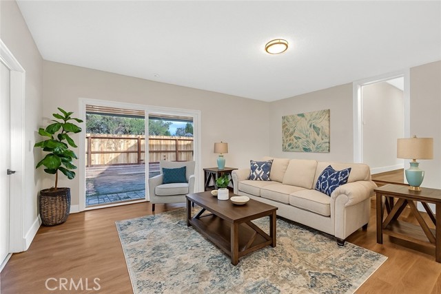 Detail Gallery Image 5 of 21 For 506 W Terrace Ave, Fresno,  CA 93705 - 4 Beds | 2/1 Baths