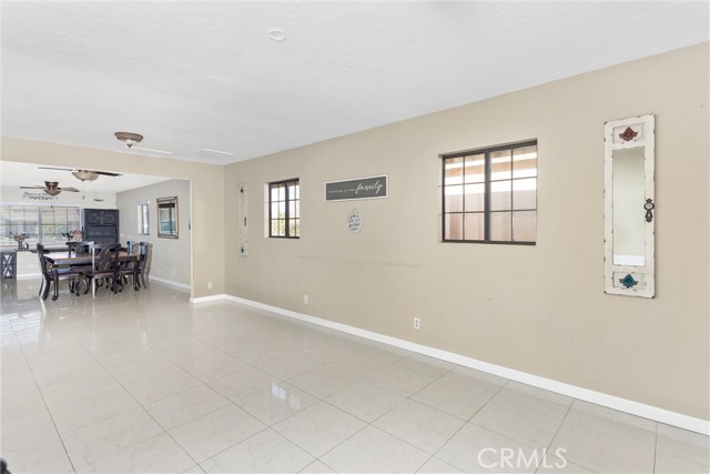 Detail Gallery Image 16 of 45 For 13447 Iroquois Rd, Apple Valley,  CA 92308 - 4 Beds | 3 Baths