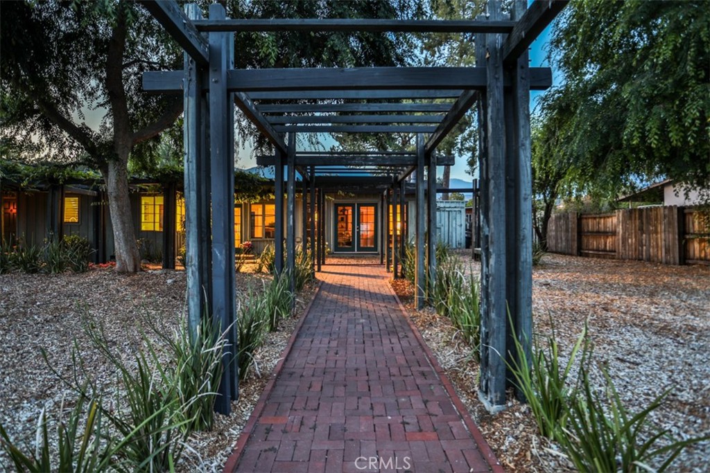 1111 Alamosa Drive, Claremont, CA 91711