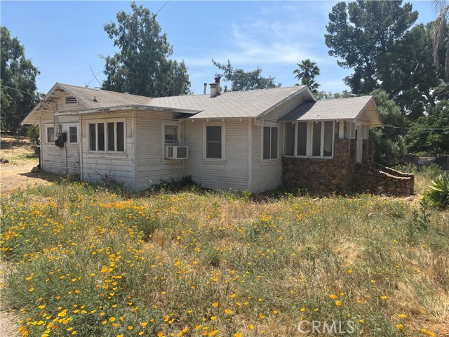 10560 Robinson Avenue, Riverside, California 92505, 2 Bedrooms Bedrooms, ,1 BathroomBathrooms,Single Family Residence,For Sale,Robinson,IV24112122