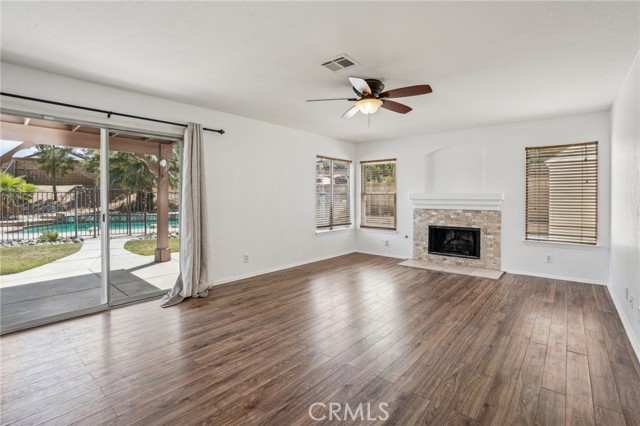 4644 Starstone Court, Palmdale CA: https://media.crmls.org/medias/49c3698d-6e8d-4029-bf1d-36872d6a3f3c.jpg