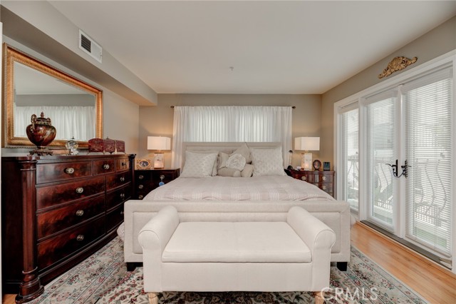 Detail Gallery Image 16 of 41 For 417 Crest Dr, Manhattan Beach,  CA 90266 - 3 Beds | 3/1 Baths