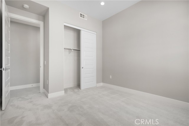 213 stage, Irvine CA: https://media.crmls.org/medias/49c3dbc1-a72b-4a97-84b3-5dc9bdbb6db8.jpg