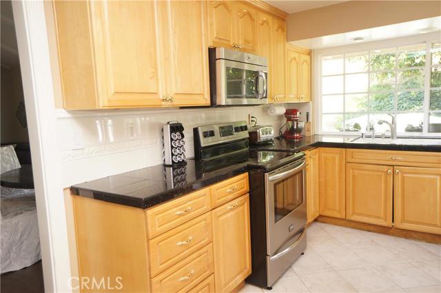 322 Dover Avenue, Brea CA: https://media.crmls.org/medias/49c41c3c-6954-4be0-b94a-8d99afff8419.jpg