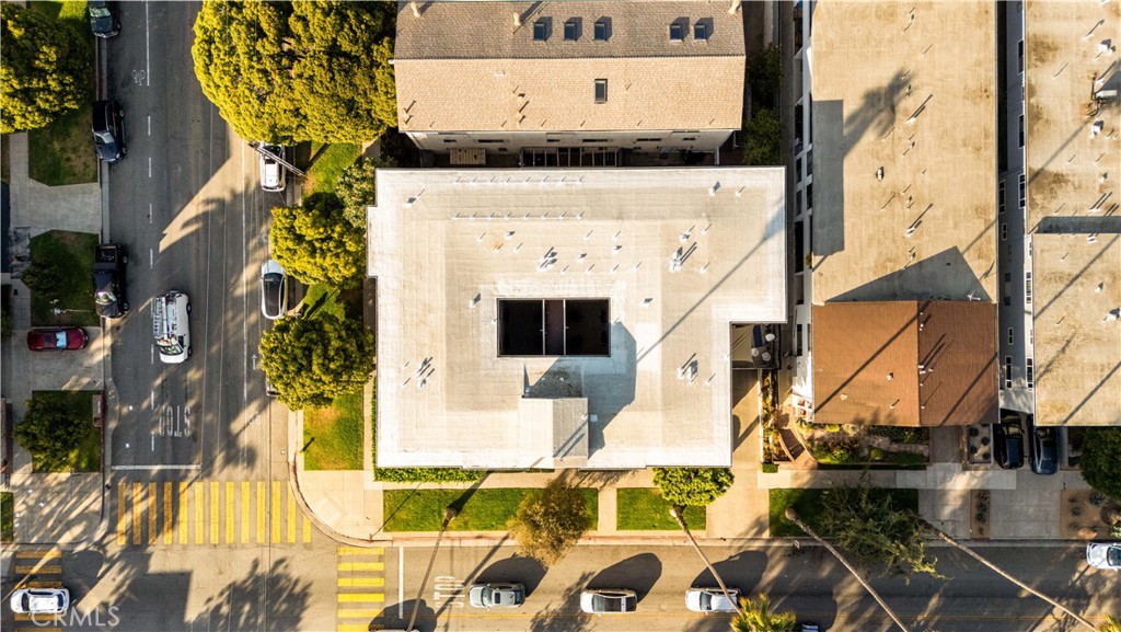 https://media.crmls.org/medias/49c4493a-014b-4209-b679-ea5352878535.jpg?preset=X-Large