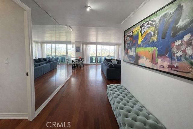 Detail Gallery Image 2 of 11 For 865 Comstock 16a,  Los Angeles,  CA 90024 - 2 Beds | 2 Baths