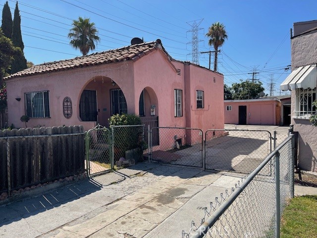 Detail Gallery Image 4 of 4 For 1410 92nd St, Los Angeles,  CA 90002 - 2 Beds | 2 Baths