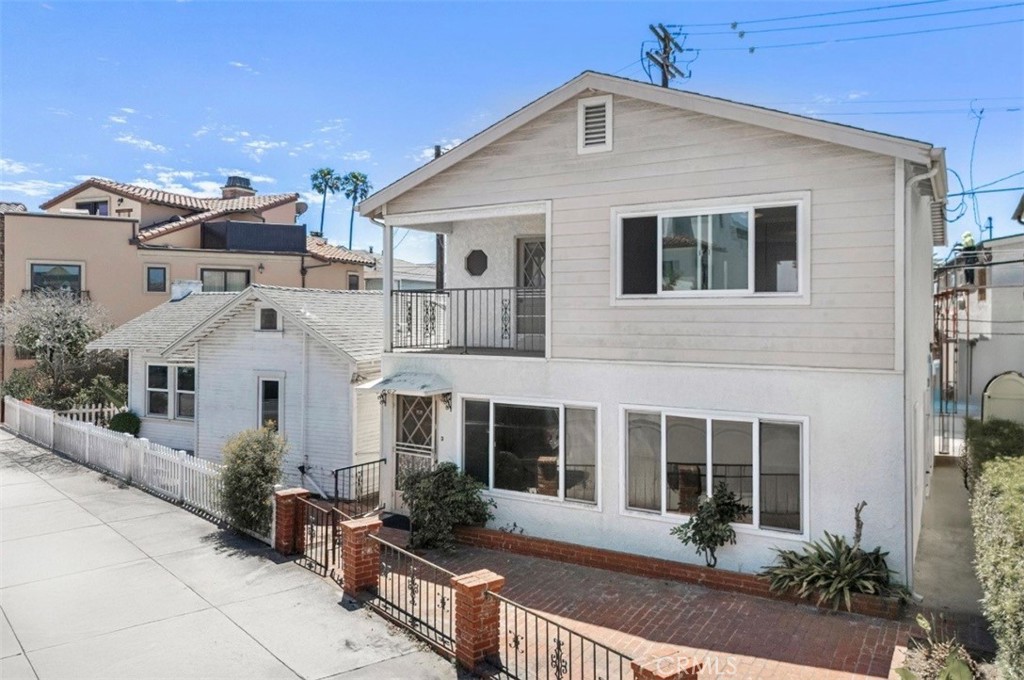 805 W Bay