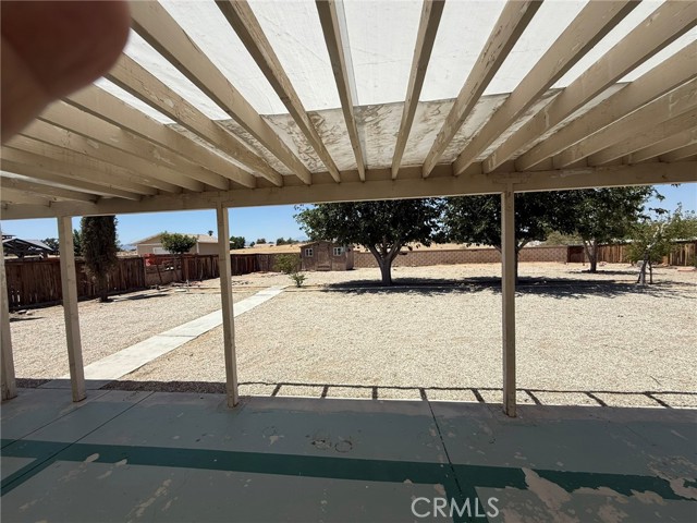 13240 Mugu Court, Apple Valley CA: https://media.crmls.org/medias/49c61b3b-8cbf-4a95-9a6e-21c8b262b92a.jpg