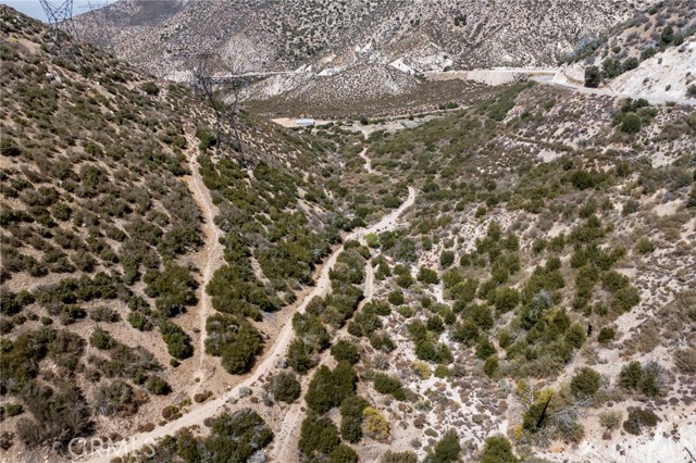 2 Aliso Canyon Road, Acton CA: https://media.crmls.org/medias/49c739b6-6b21-4d56-87fb-d3328aeabf52.jpg