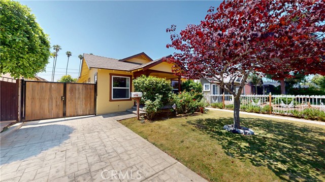 Detail Gallery Image 2 of 29 For 2372 W 29th, Los Angeles,  CA 90018 - – Beds | – Baths